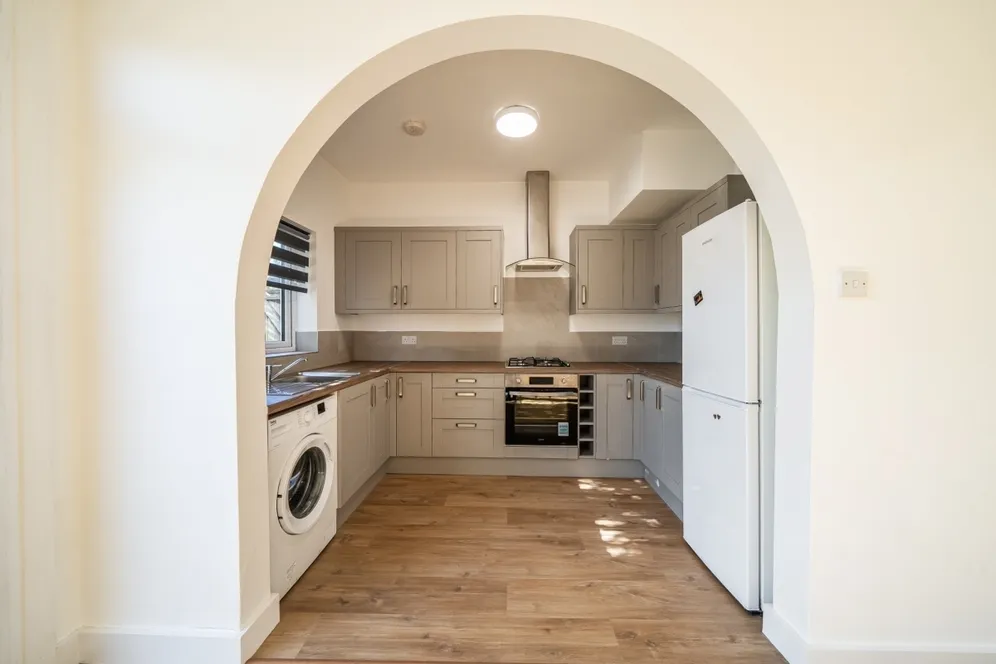 Sylvan Avenue London N22 photo 19