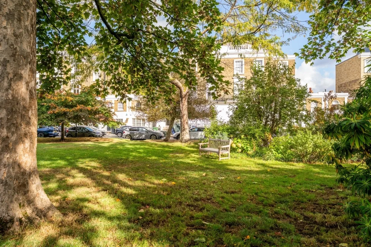Crescent Grove, SW4 photo 22