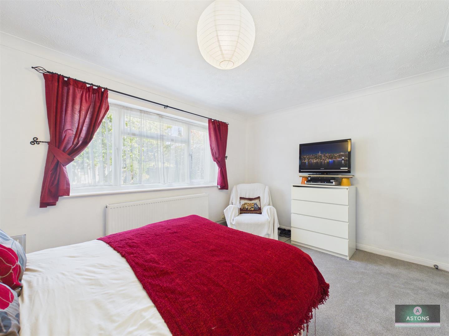 Peeks Brook Lane, Horley Image 9