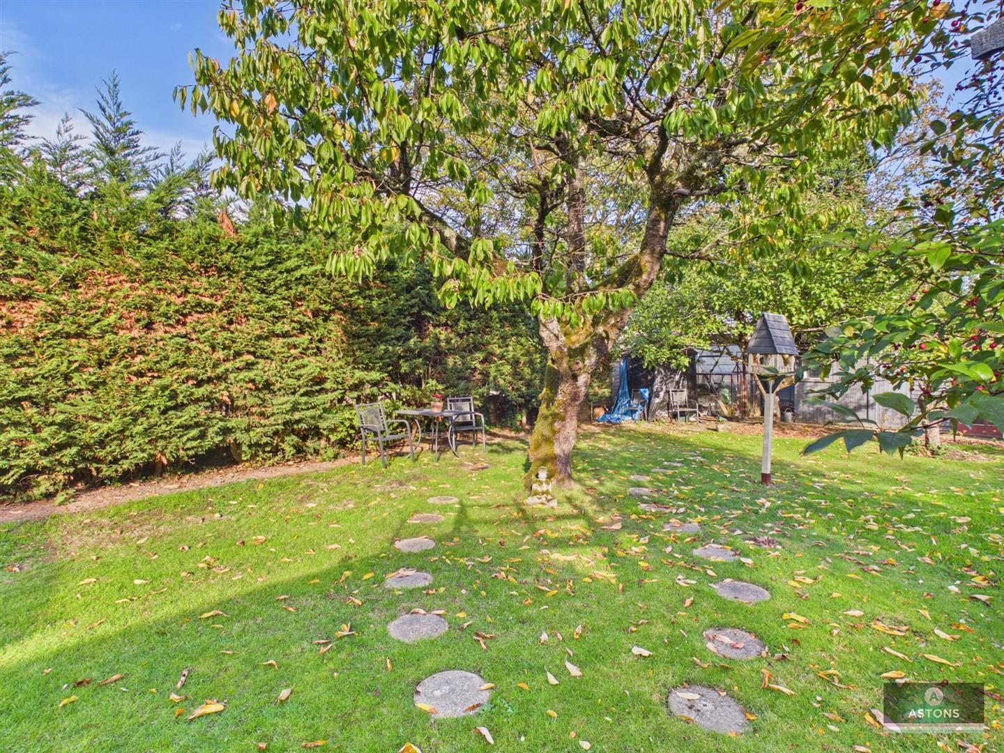 Peeks Brook Lane, Horley Image 15