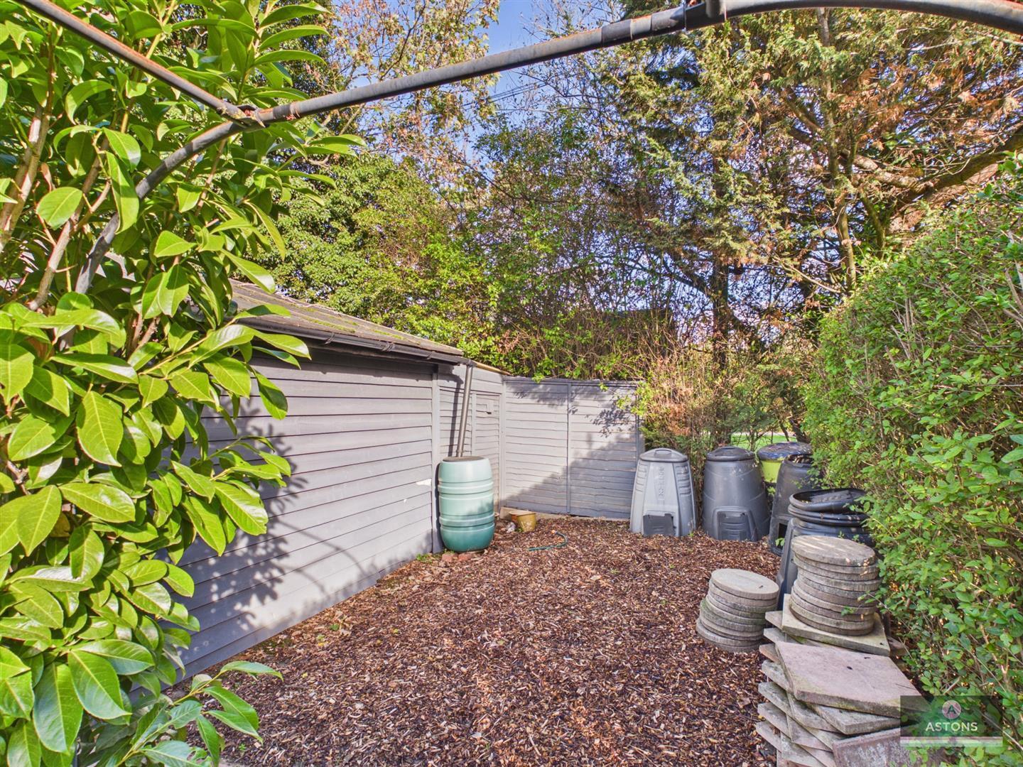 Peeks Brook Lane, Horley Image 19