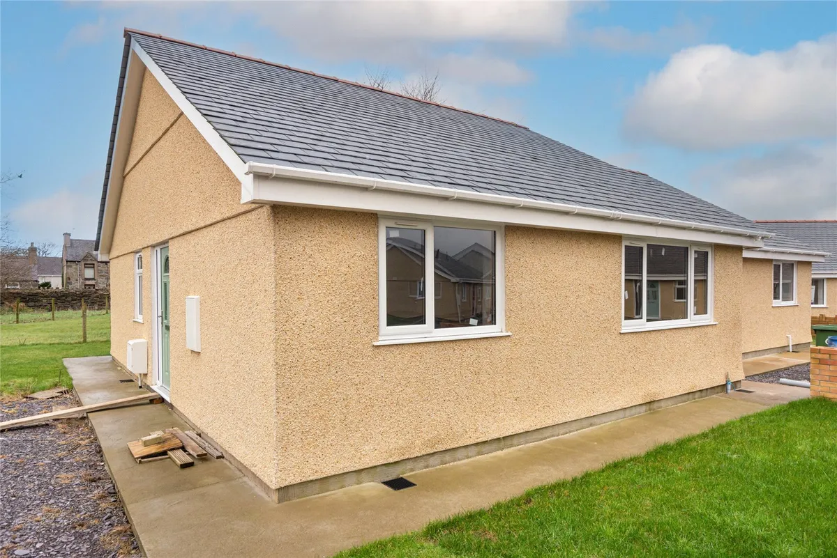 Caer Eglwys, Llanrug, Caernarfon, Gwynedd, LL55