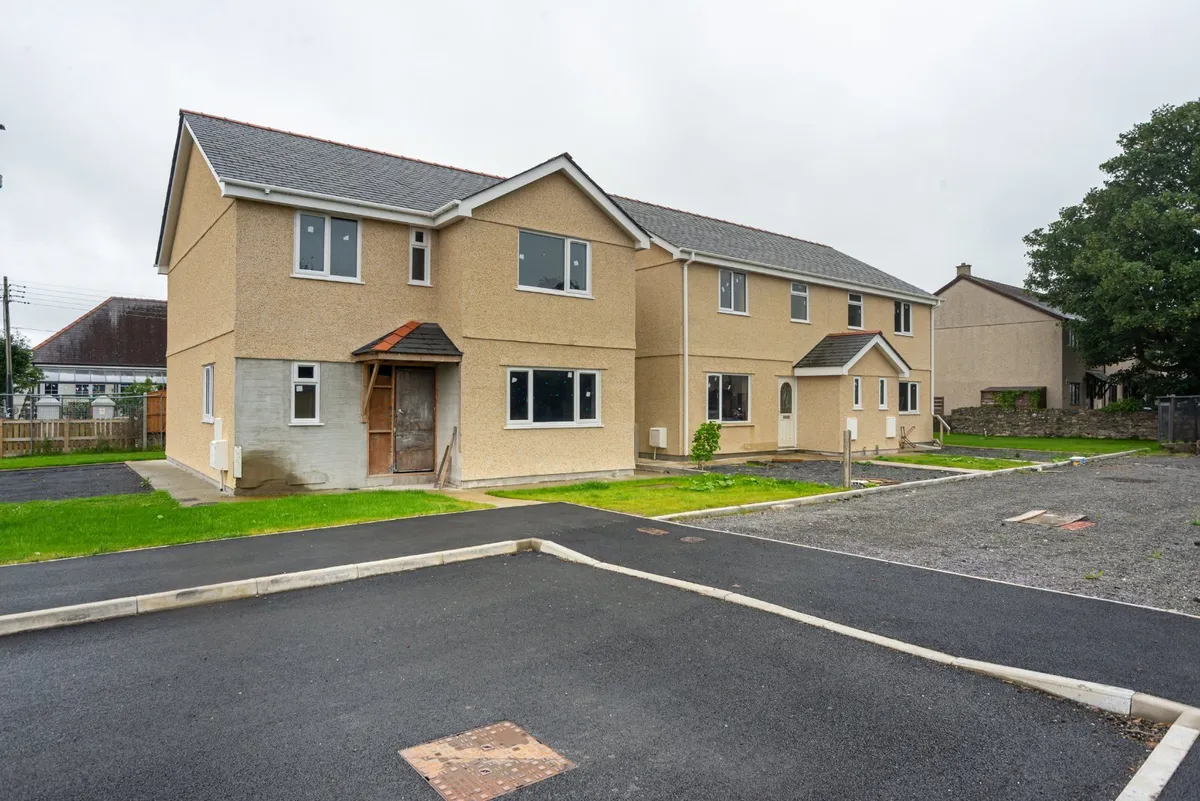 Caer Eglwys, Llanrug, Caernarfon, Gwynedd, LL55