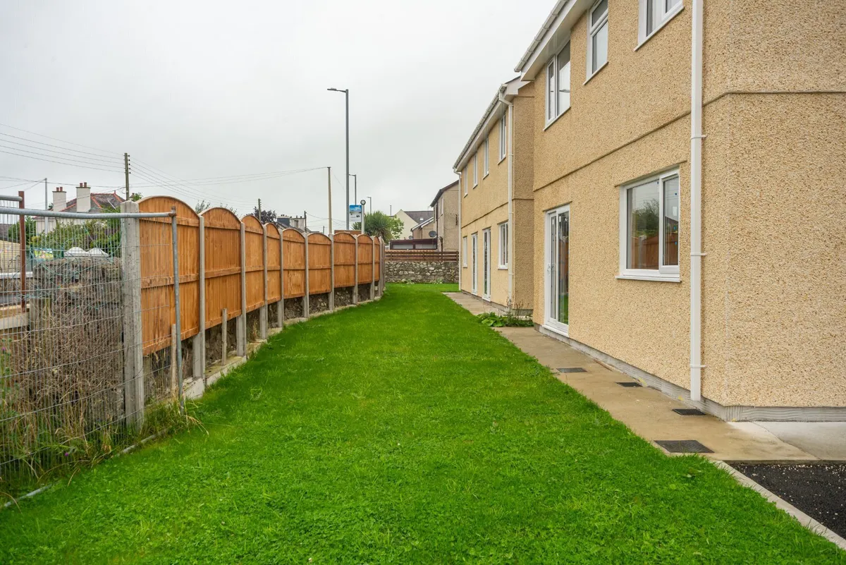 Caer Eglwys, Llanrug, Caernarfon, Gwynedd, LL55
