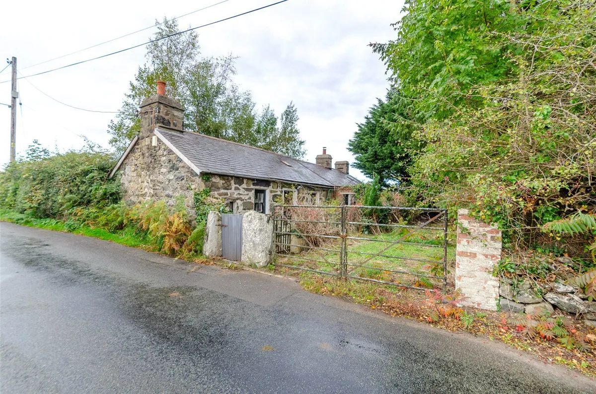 Llandwrog, Caernarfon, Gwynedd, LL54