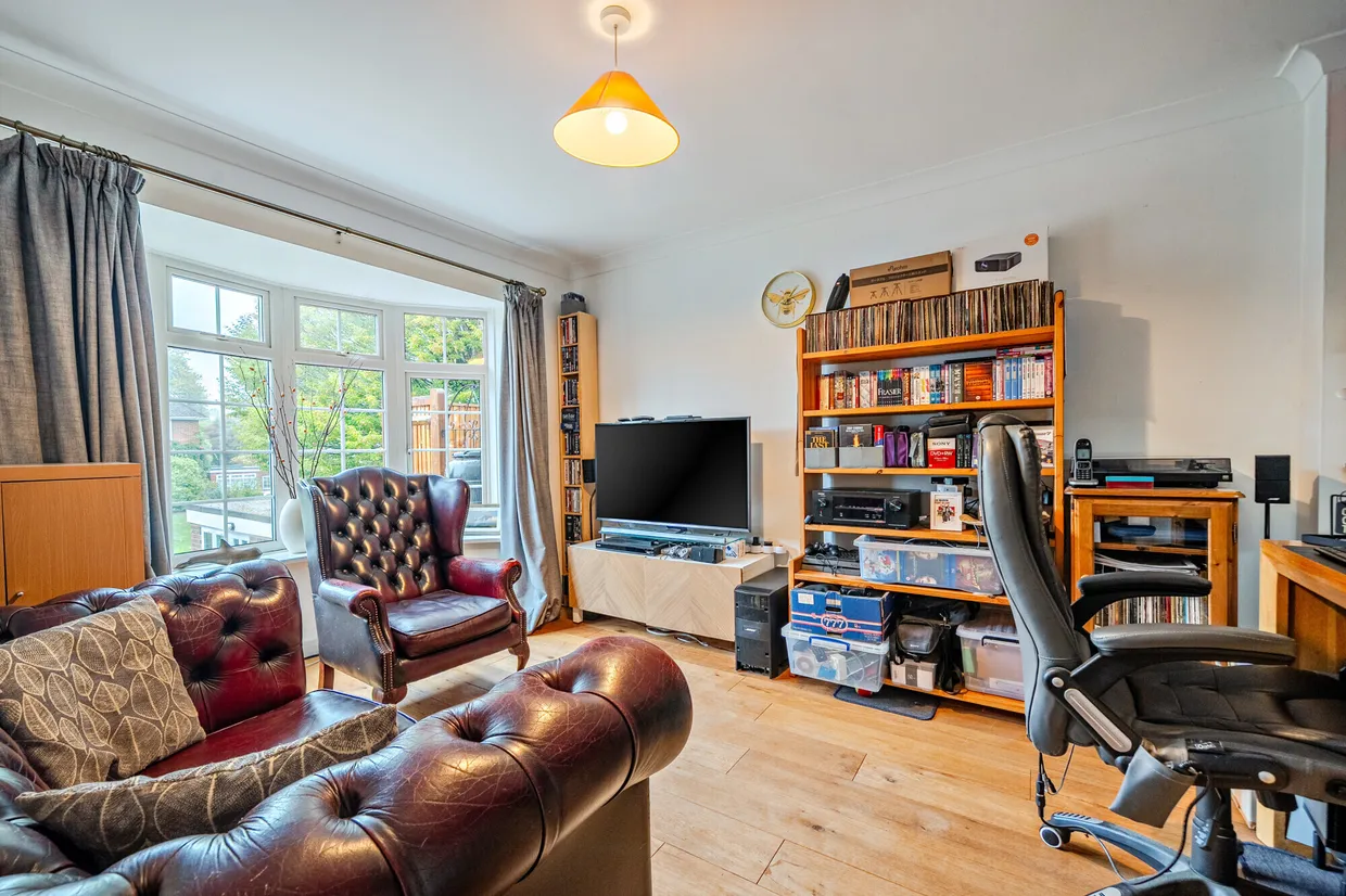 Ash Combe, Chiddingfold, GU8 photo 6
