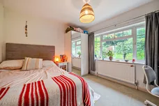 Ash Combe, Chiddingfold, GU8 photo 8