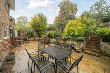 Ash Combe, Chiddingfold, GU8 photo 13