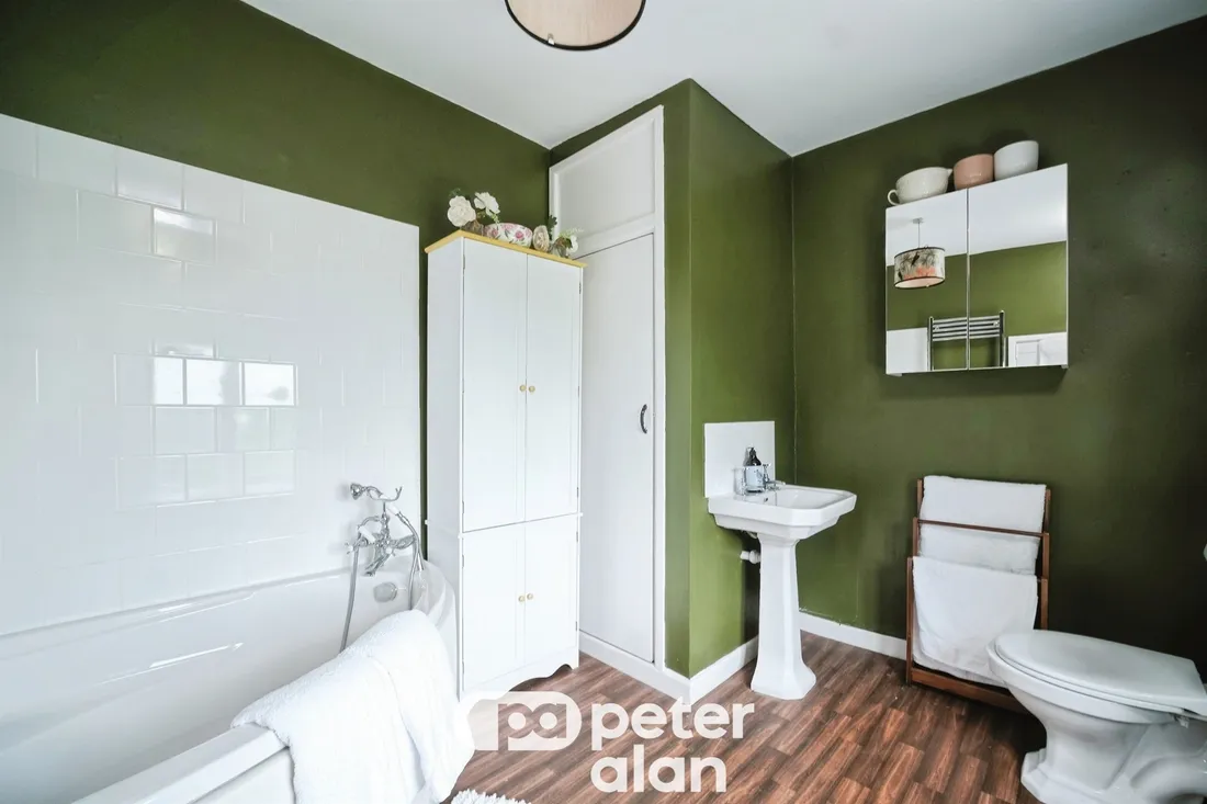 Property photo 32