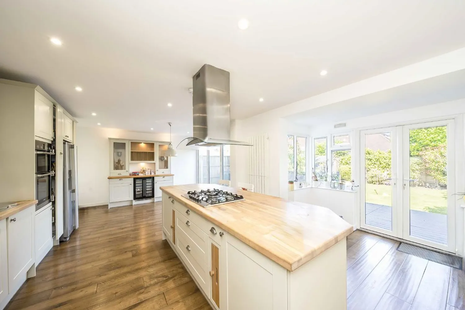 West Grove, Walton-On-Thames, KT12 photo 3