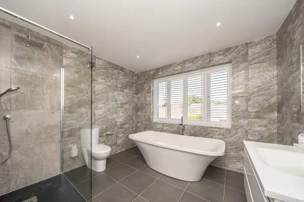 West Grove, Walton-On-Thames, KT12 photo 7