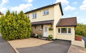 Galloway Drive, Teignmouth, Devon, TQ14 photo