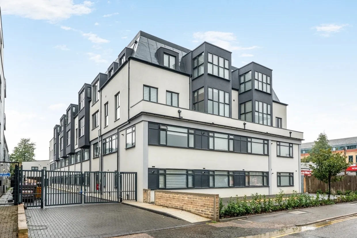 Stirling Way Borehamwood WD6 photo 16