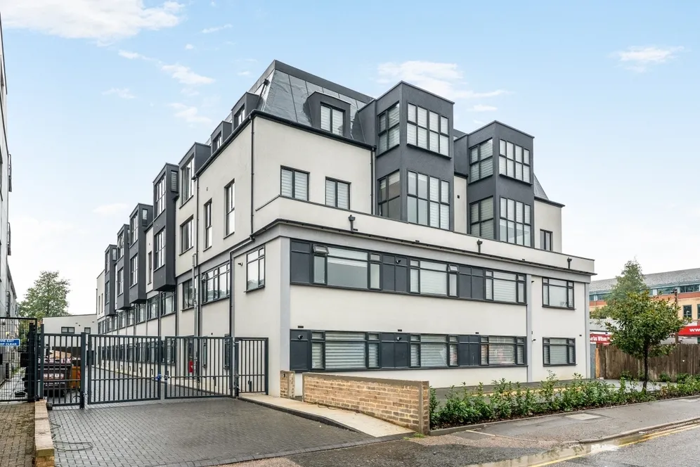 Stirling Way Borehamwood WD6 photo 16