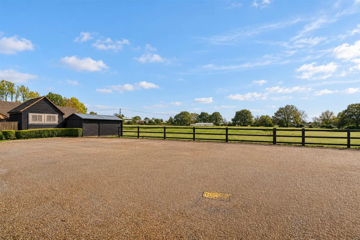 Brownlow Farm Barns, Pouchen End Lane, Hemel Hempstead, HP1 2SN
