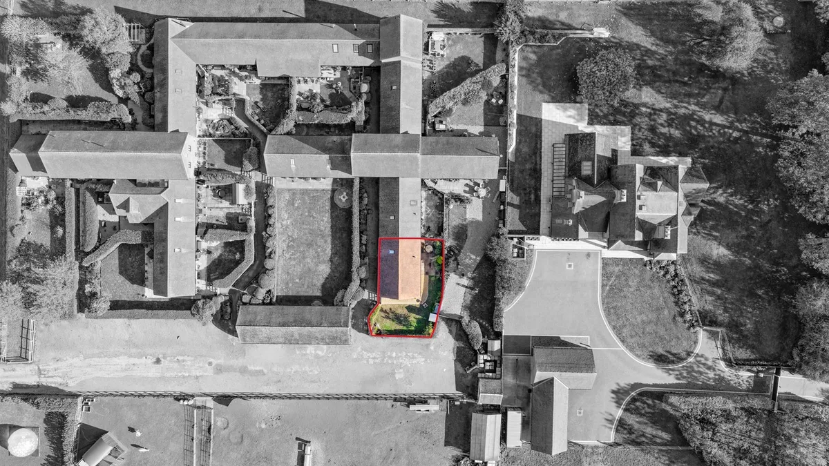 Brownlow Farm Barns, Pouchen End Lane, Hemel Hempstead, HP1 2SN