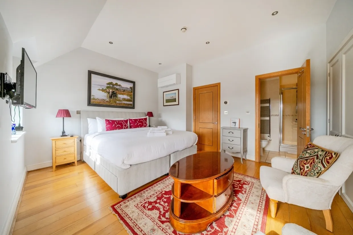 Grove Park Road, London, W4 photo 17