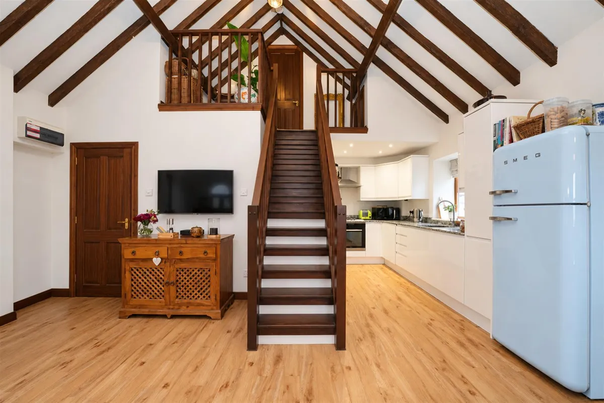 Brownlow Farm Barns, Pouchen End Lane, Hemel Hempstead, HP1 2SN