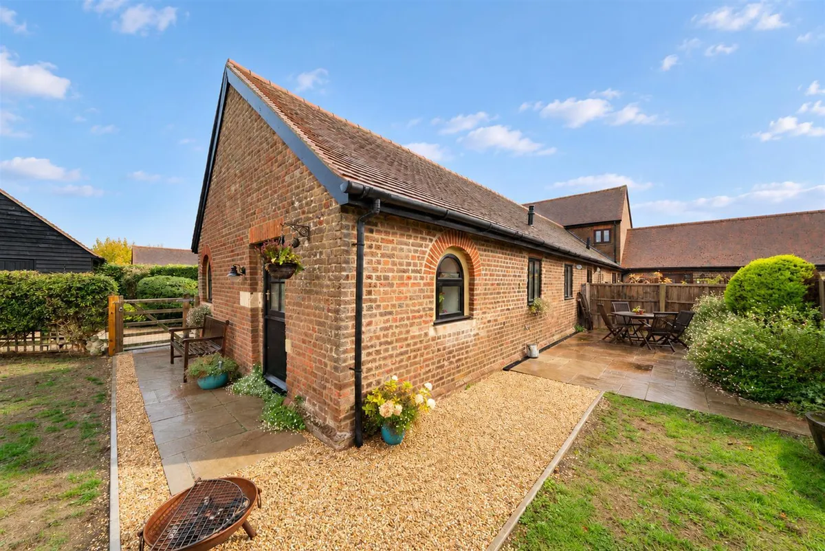 Brownlow Farm Barns, Pouchen End Lane, Hemel Hempstead, HP1 2SN