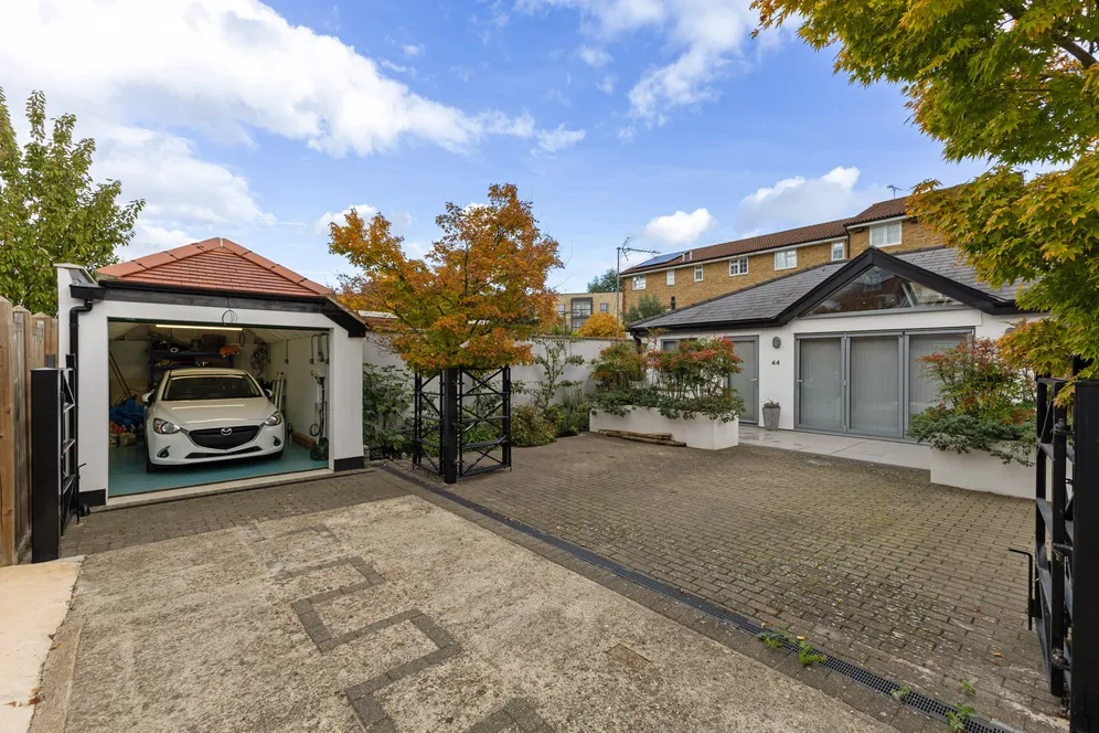 Southfield Road, London, W4 photo 3