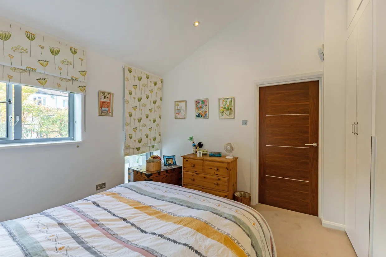 Southfield Road, London, W4 photo 11
