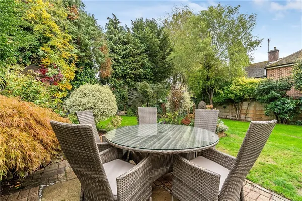 Meldrum Close, Hurst Green, RH8 photo 11