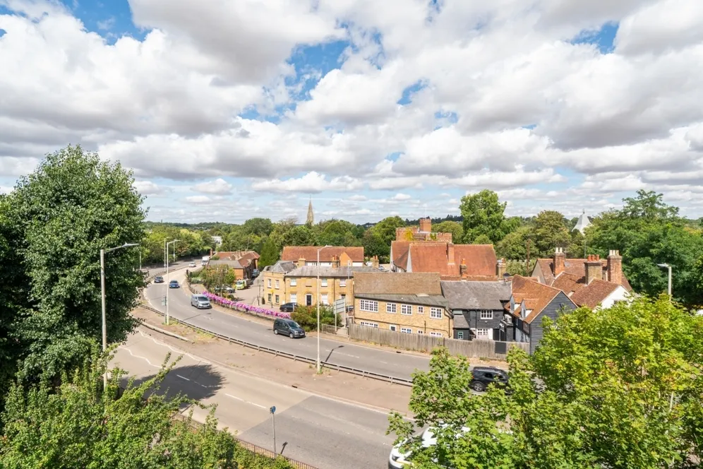 Pegs Lane Hertford SG13 photo 11