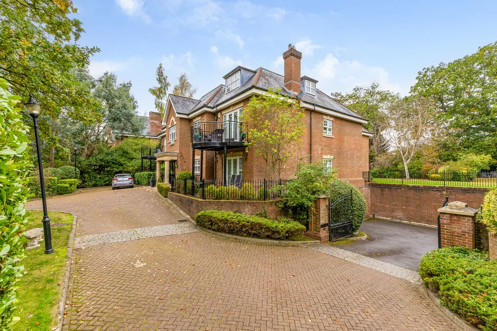 Uxbridge Road, Stanmore, HA7 photo 21