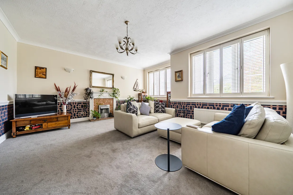 Tudor Close, Chichester, PO19 photo 5