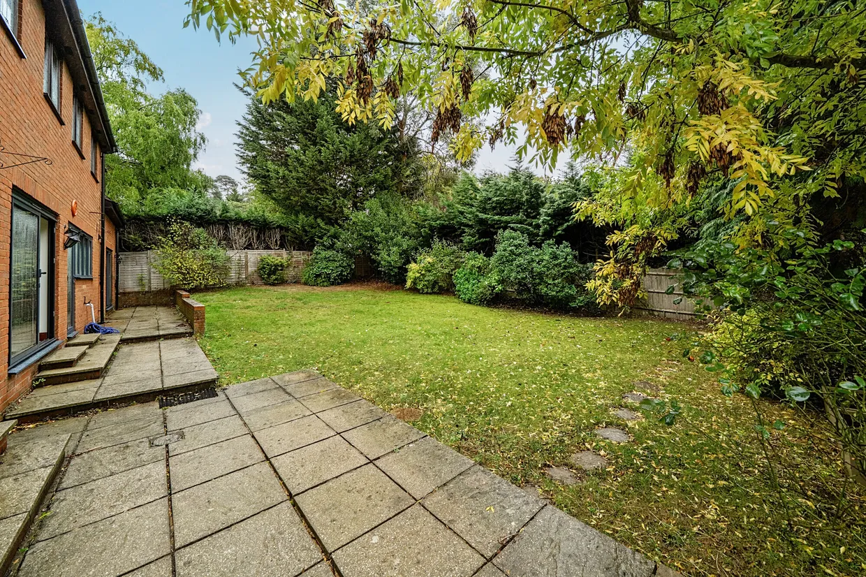 St. Huberts Close, GERRARDS CROSS, SL9 photo 15