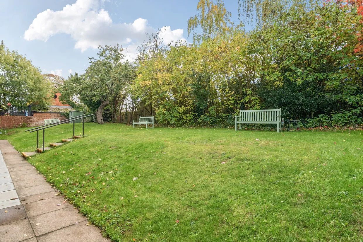 George Lane, Marlborough, SN8 photo 2