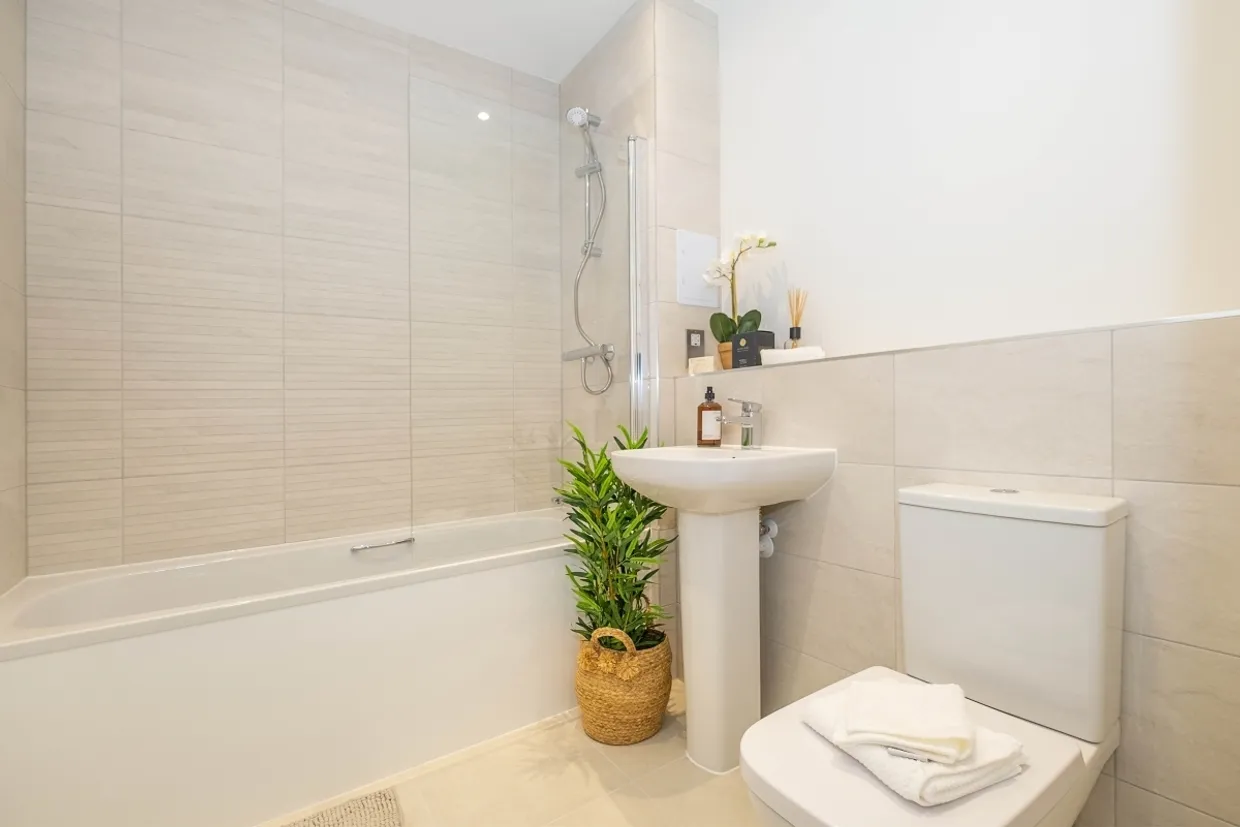 Elmsleigh Road Staines-upon-Thames TW18 photo 7