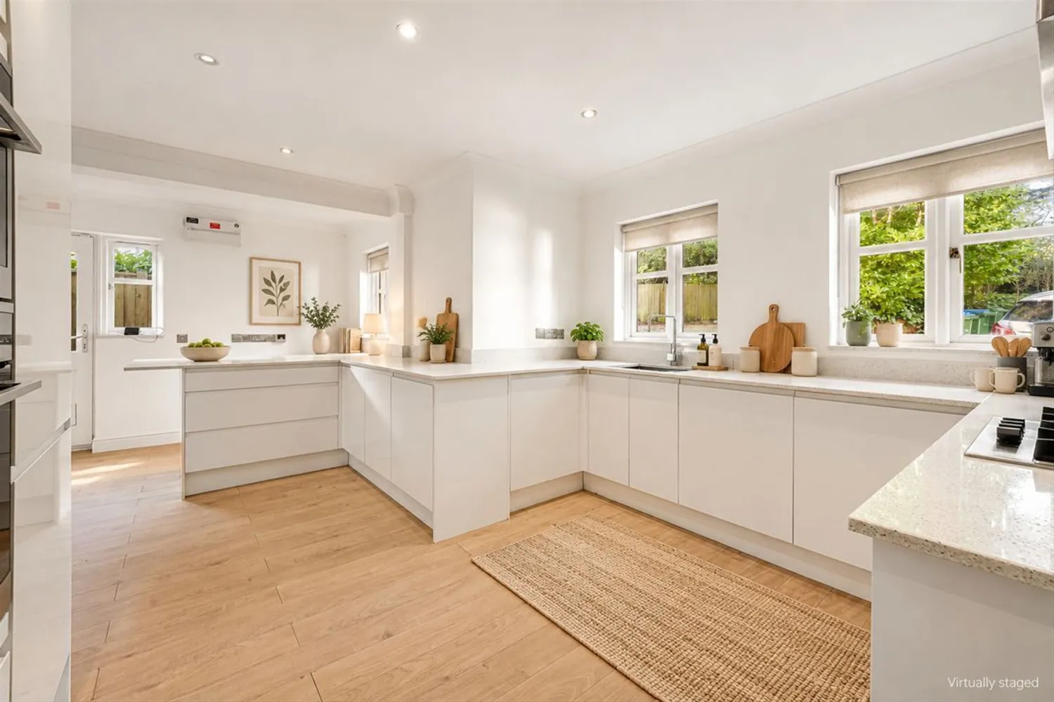 Hanger Hill, Weybridge, KT13 photo 3