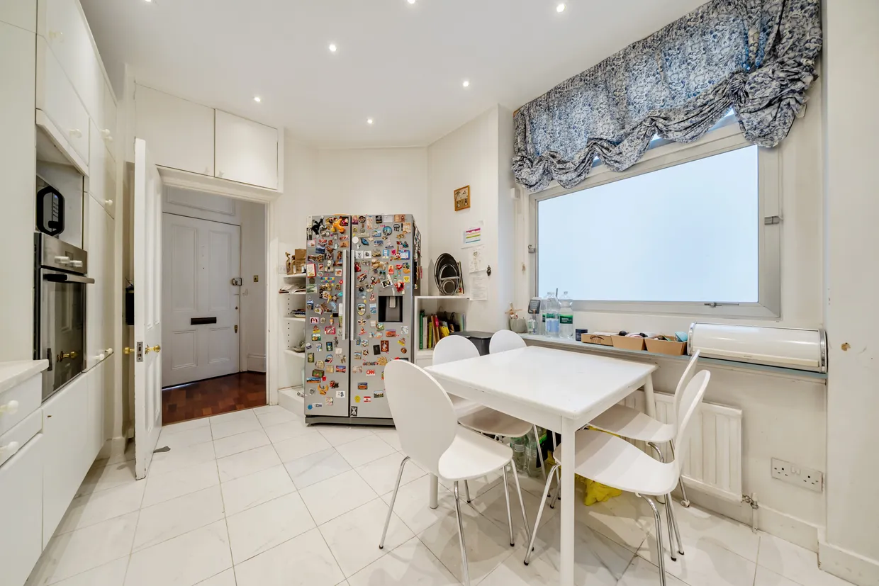 Kensington Court, London, W8 photo 14