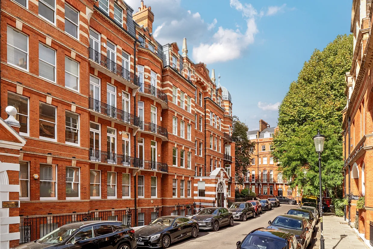 Kensington Court, London, W8 photo 25