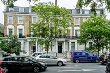Earls Court Road London W8 photo 10