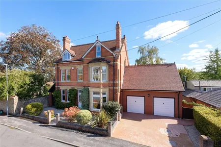 The Avenue, Sherborne, DT9
