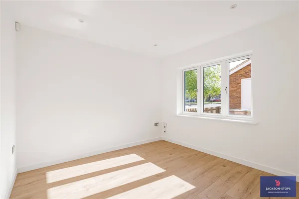 The Crescent, Caldecott, NN9 photo 6
