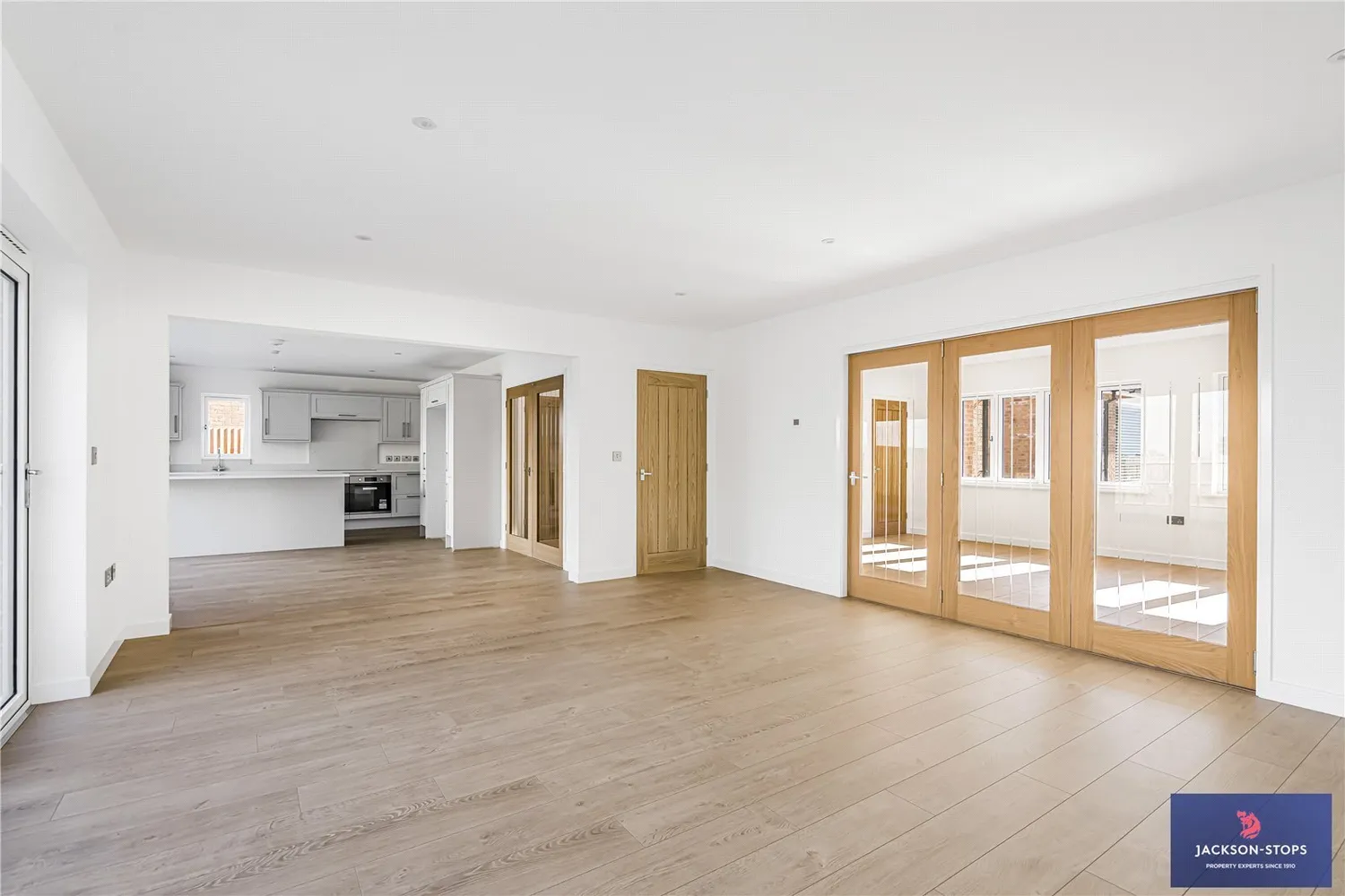 The Crescent, Caldecott, NN9 photo 8