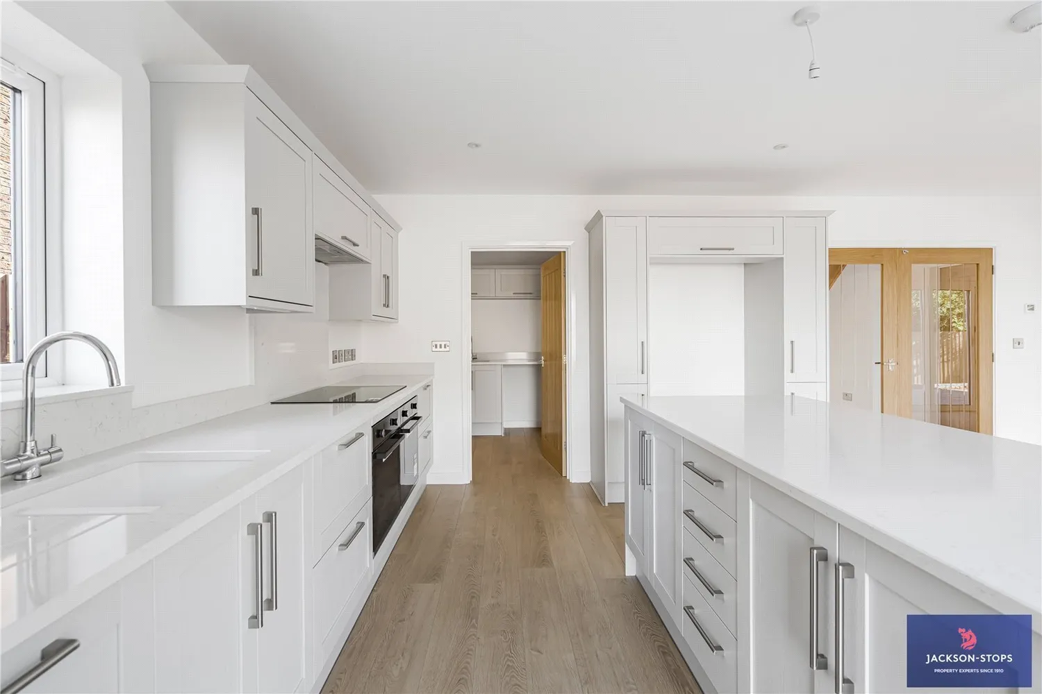 The Crescent, Caldecott, NN9 photo 11