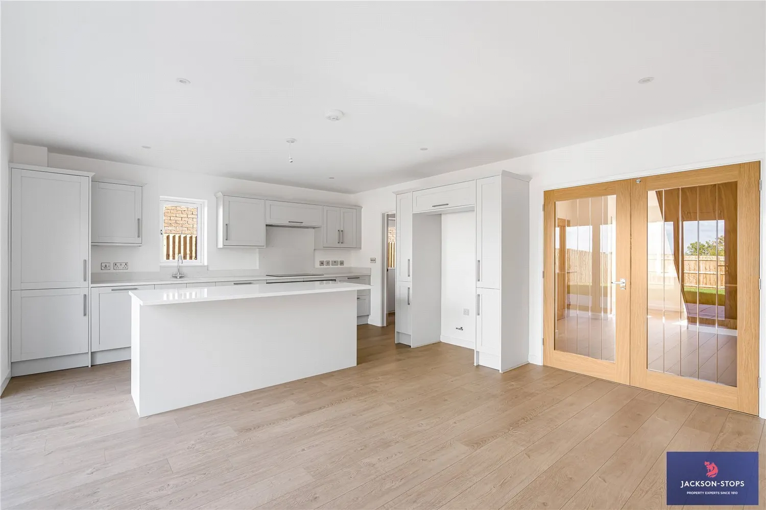 The Crescent, Caldecott, NN9 photo 12