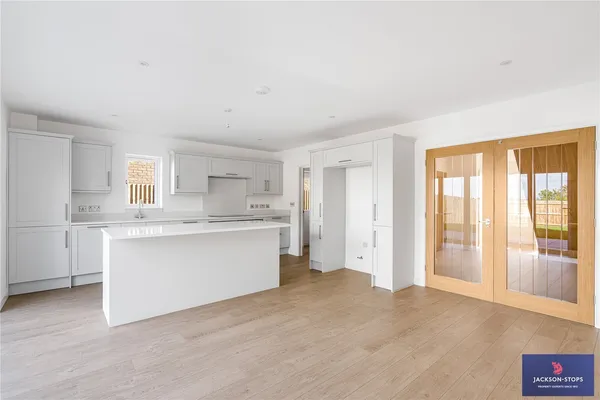 The Crescent, Caldecott, NN9 photo 12