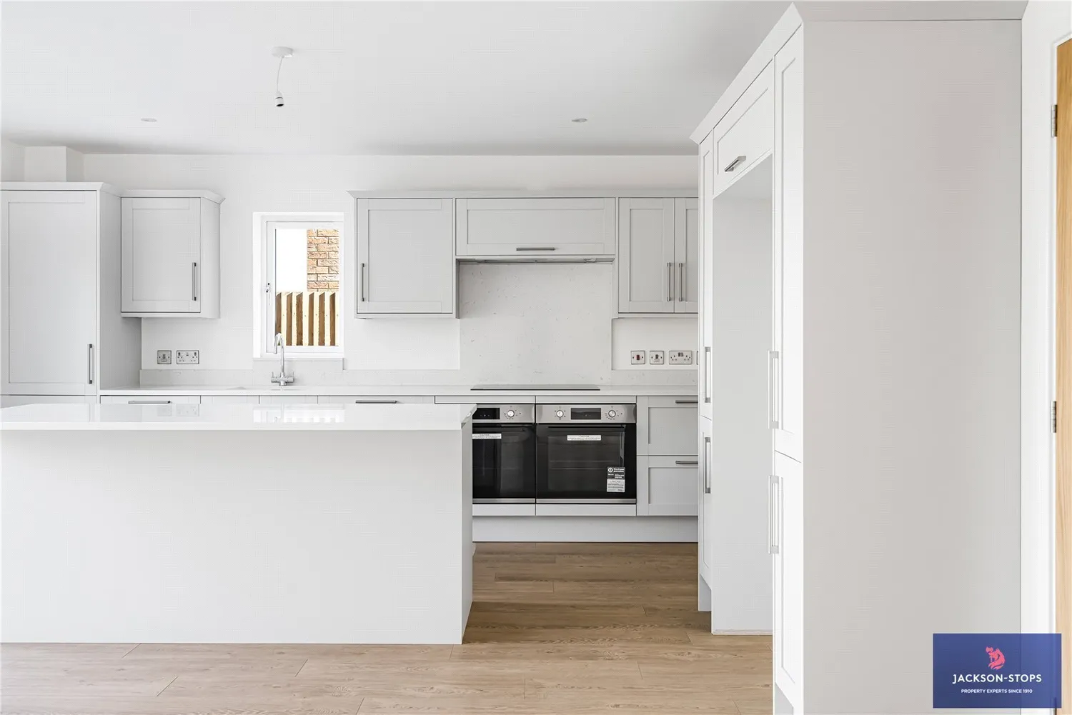 The Crescent, Caldecott, NN9 photo 13