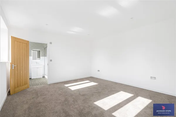 The Crescent, Caldecott, NN9 photo 19