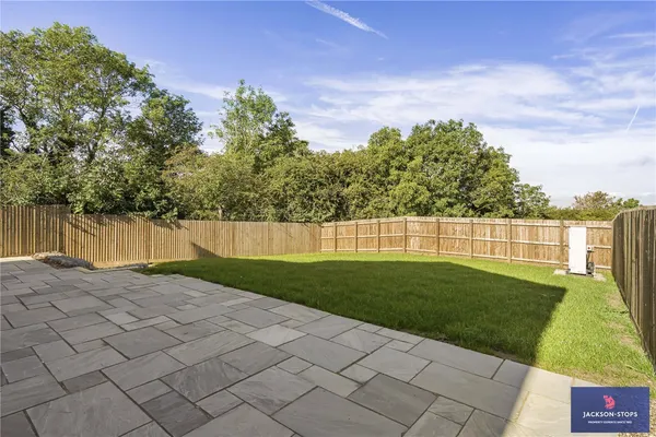 The Crescent, Caldecott, NN9 photo 31
