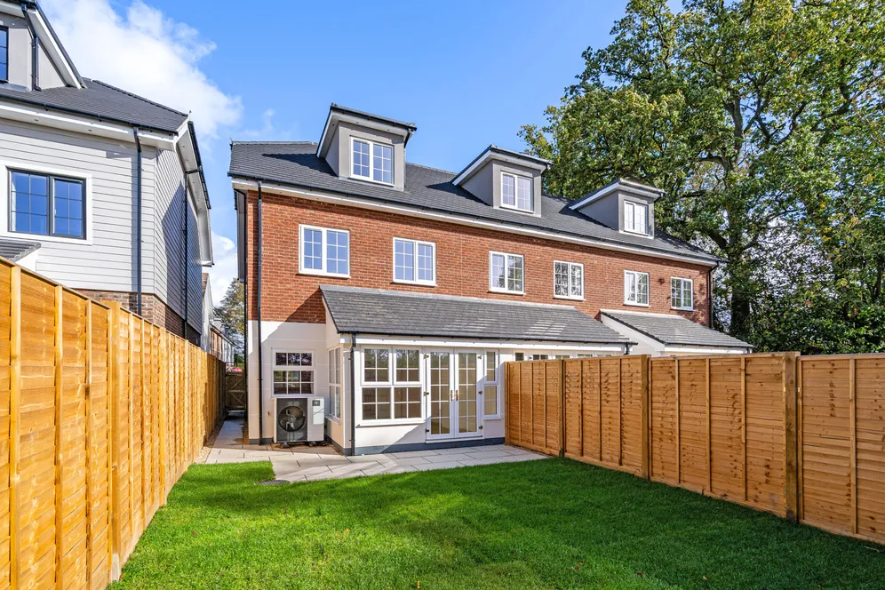 Chapel Gardens, Alton, GU34 photo 13