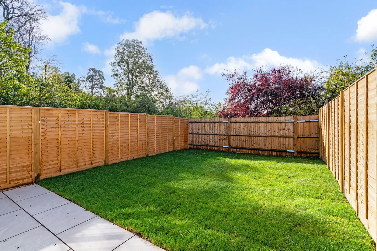 Chapel Gardens, Alton, GU34 photo 14