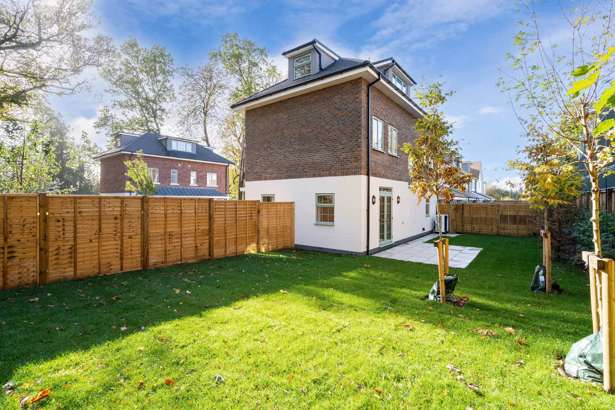 Chapel Gardens, Alton, GU34 photo 16