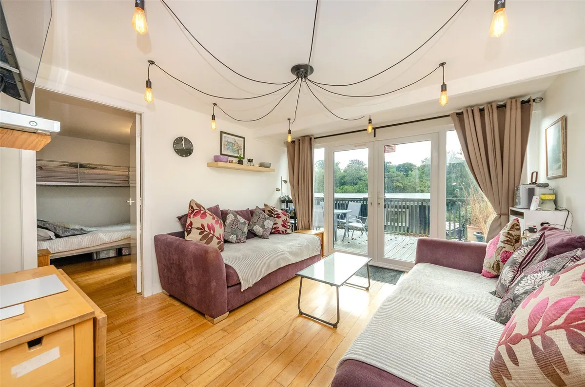 Glan Gwna Lodge, Caeathro, Caernarfon, Gwynedd, LL55