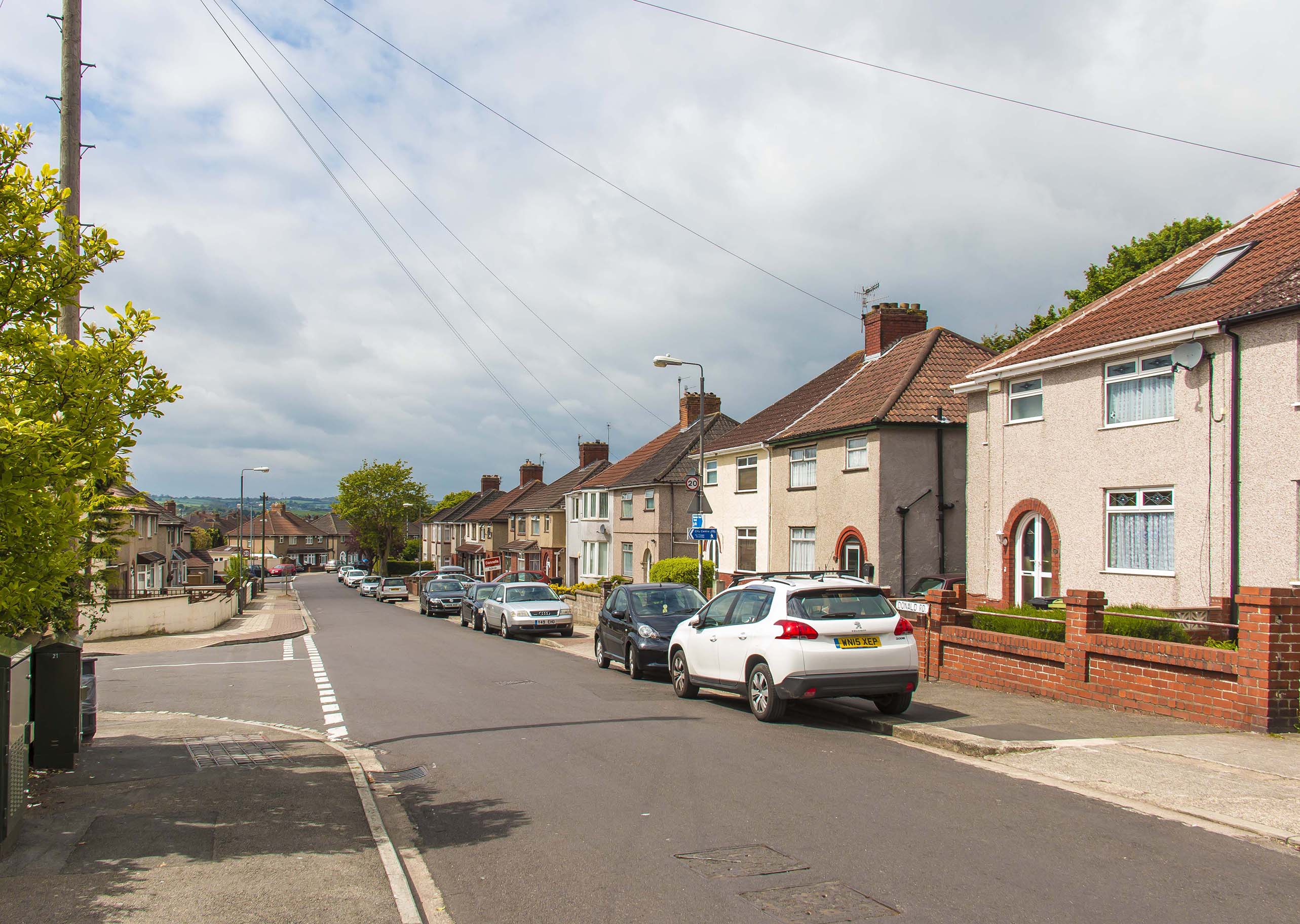 To let 3 bedroom terraced house, £1,450 pcm, Bedminster Down Road
